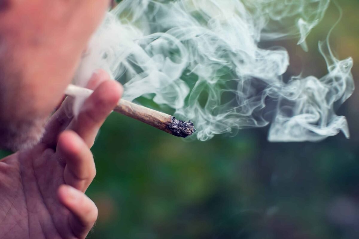 does weed give you acne