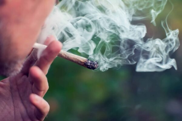 does weed give you acne